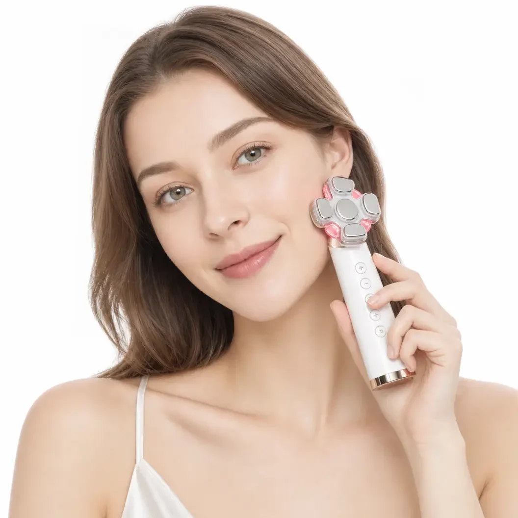 Model using MSP01 RF Beauty Device